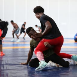 Lutteurs olympiques en préparation aux Jeux Olympiques de Paris 2024 à l'Artenium à Ceyrat